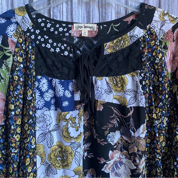 Mixed Print Lace Blouse - Picture 2 of 6